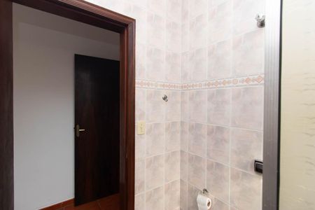Casa à venda com 300m², 4 quartos e 4 vagas Casa à venda com 300m², 4 quartos e 4 vagasBanheiro da Suíte 2