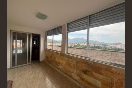 Apartamento à venda com 377m², 3 quartos e 2 vagas Apartamento à venda com 377m², 3 quartos e 2 vagasCobertura - Escritório