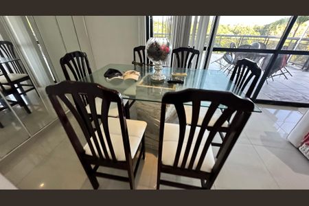 Apartamento para alugar com 326m², 5 quartos e 3 vagas Apartamento para alugar com 326m², 5 quartos e 3 vagasSala de jantar