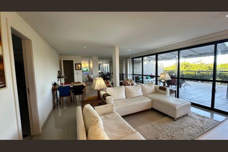 Apartamento para alugar com 326m², 5 quartos e 3 vagas Apartamento para alugar com 326m², 5 quartos e 3 vagasSala