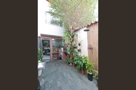 Casa à venda com 300m², 5 quartos e 3 vagas Casa à venda com 300m², 5 quartos e 3 vagasÁrea de Serviço