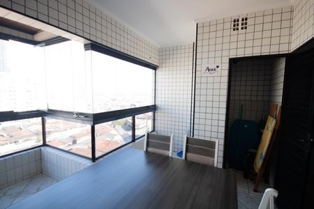 Apartamento para alugar com 120m², 3 quartos e 2 vagas Apartamento para alugar com 120m², 3 quartos e 2 vagasVaranda
