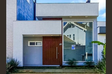 Casa de condomínio à venda com 111m², 3 quartos e 2 vagas Casa de condomínio à venda com 111m², 3 quartos e 2 vagasFachada do imóvel
