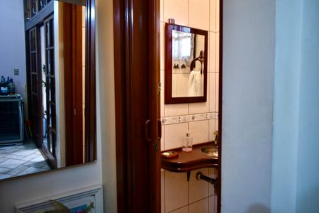 Casa à venda com 220m², 3 quartos e 2 vagas Casa à venda com 220m², 3 quartos e 2 vagasLavabo 2