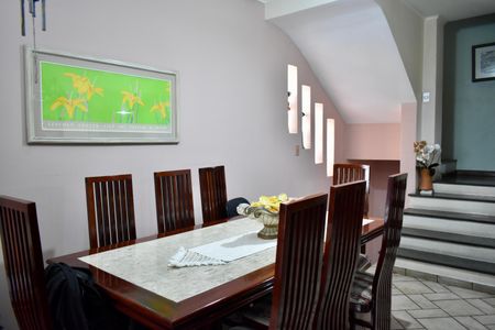 Casa à venda com 220m², 3 quartos e 2 vagas Casa à venda com 220m², 3 quartos e 2 vagasCopa
