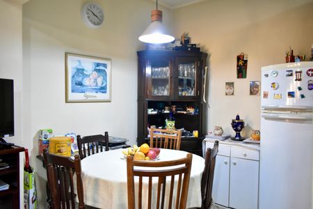 Casa à venda com 220m², 3 quartos e 2 vagas Casa à venda com 220m², 3 quartos e 2 vagasCopa