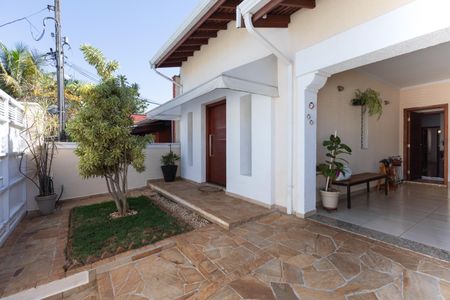Casa à venda com 280m², 3 quartos e 3 vagas Casa à venda com 280m², 3 quartos e 3 vagasQuintal