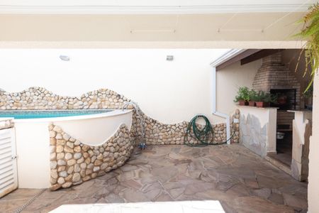 Casa à venda com 280m², 3 quartos e 3 vagas Casa à venda com 280m², 3 quartos e 3 vagasQuintal