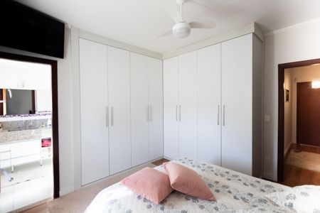 Casa à venda com 280m², 3 quartos e 3 vagas Casa à venda com 280m², 3 quartos e 3 vagasSuíte