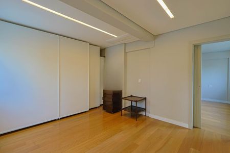 Apartamento à venda com 259m², 3 quartos e 4 vagas