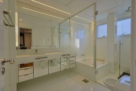 Apartamento à venda com 259m², 3 quartos e 4 vagas