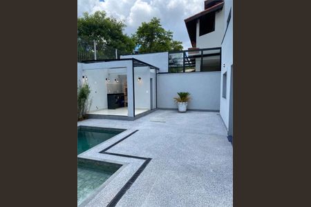 Casa à venda com 257m², 4 quartos e 4 vagas
