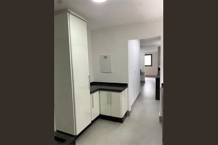 Casa à venda com 257m², 4 quartos e 4 vagas