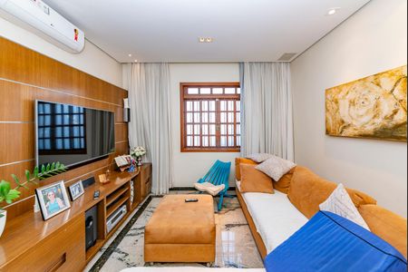 Casa à venda com 500m², 3 quartos e 4 vagasSala 3