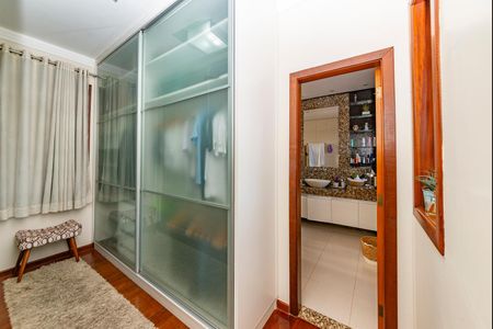 Casa à venda com 500m², 3 quartos e 4 vagasCloset da suíte 1