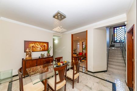 Casa à venda com 500m², 3 quartos e 4 vagasSala 2