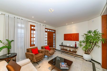 Casa à venda com 500m², 3 quartos e 4 vagasSala 1