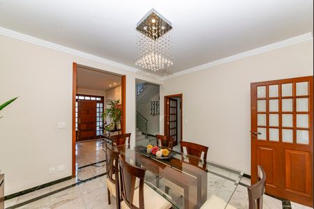 Casa à venda com 500m², 3 quartos e 4 vagasSala 2