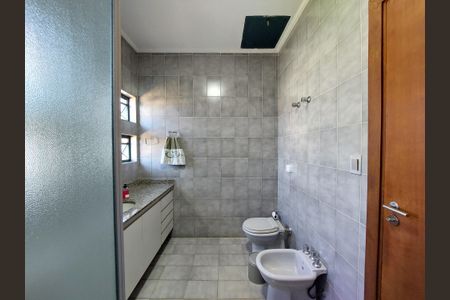 Casa à venda com 348m², 3 quartos e 5 vagas Casa à venda com 348m², 3 quartos e 5 vagasBanheiro Social