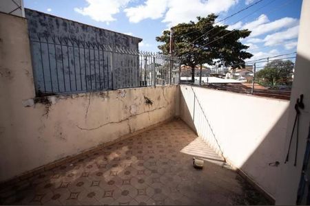 Casa à venda com 210m², 3 quartos e 2 vagas Casa à venda com 210m², 3 quartos e 2 vagasFoto 01