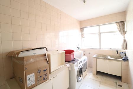 Apartamento para alugar com 130m², 3 quartos e 1 vagaÁrea de Serviço