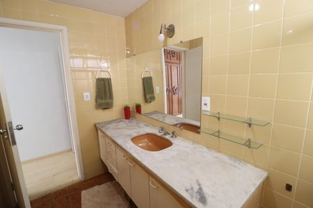 Apartamento para alugar com 130m², 3 quartos e 1 vagaBanheiro da Suíte