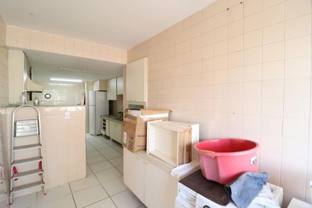 Apartamento para alugar com 130m², 3 quartos e 1 vagaÁrea de Serviço