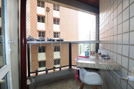 Apartamento à venda com 320m², 5 quartos e 4 vagasVaranda