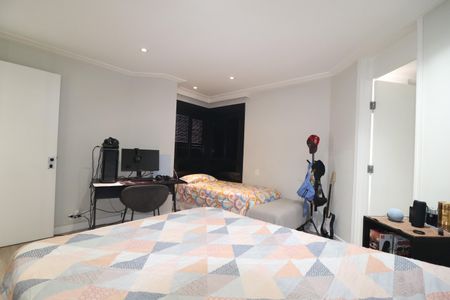 Apartamento à venda com 320m², 5 quartos e 4 vagas Suíte 3