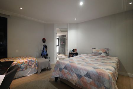 Apartamento à venda com 320m², 5 quartos e 4 vagas Suíte 3