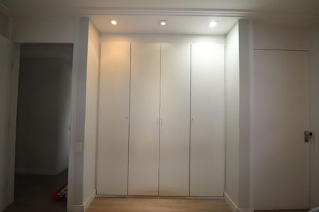 Apartamento à venda com 320m², 5 quartos e 4 vagasSuíte 1