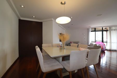 Apartamento à venda com 320m², 5 quartos e 4 vagasSala
