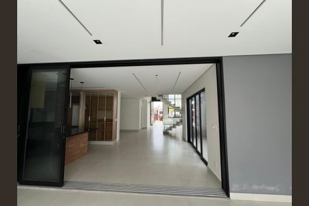 Casa de condomínio à venda com 300m², 5 quartos e 4 vagas Casa de condomínio à venda com 300m², 5 quartos e 4 vagasFoto 04