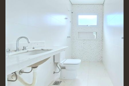 Casa de condomínio à venda com 143m², 3 quartos e 2 vagas Casa de condomínio à venda com 143m², 3 quartos e 2 vagasBanheiro da Suíte