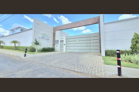 Casa de condomínio à venda com 143m², 3 quartos e 2 vagas Casa de condomínio à venda com 143m², 3 quartos e 2 vagasFachada