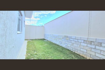 Casa de condomínio à venda com 122m², 3 quartos e 2 vagas Casa de condomínio à venda com 122m², 3 quartos e 2 vagasÁrea Externa