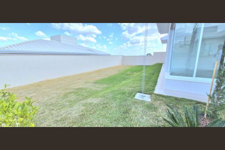 Casa de condomínio à venda com 122m², 3 quartos e 2 vagas Casa de condomínio à venda com 122m², 3 quartos e 2 vagasÁrea Externa