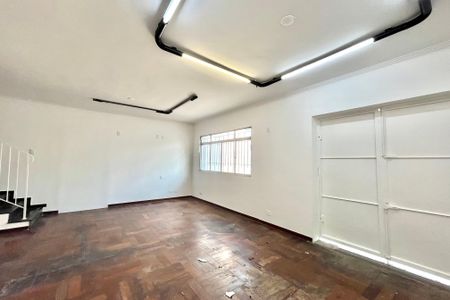 Casa à venda com 287m², 4 quartos e 8 vagasSala