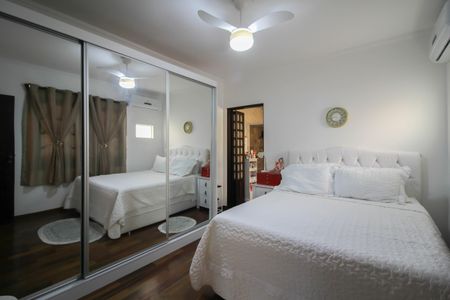Casa à venda com 96m², 3 quartos e 1 vaga Casa à venda com 96m², 3 quartos e 1 vagaSuíte