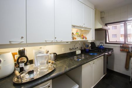 Apartamento para alugar com 125m², 3 quartos e 2 vagas Apartamento para alugar com 125m², 3 quartos e 2 vagasCozinha