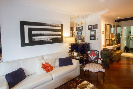 Apartamento para alugar com 125m², 3 quartos e 2 vagas Apartamento para alugar com 125m², 3 quartos e 2 vagasSala