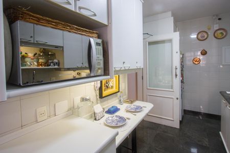 Apartamento para alugar com 125m², 3 quartos e 2 vagas Apartamento para alugar com 125m², 3 quartos e 2 vagasÁrea de Serviço