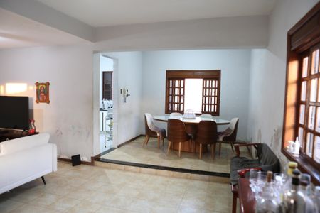 Casa à venda com 360m², 3 quartos e 5 vagasSala