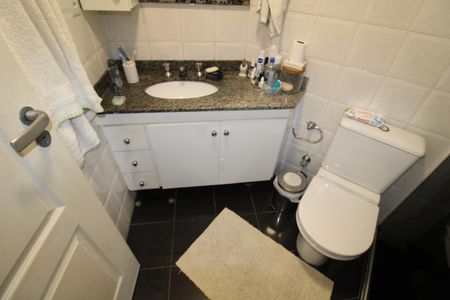 Apartamento à venda com 166m², 4 quartos e 4 vagasBanheiro do Quarto 1