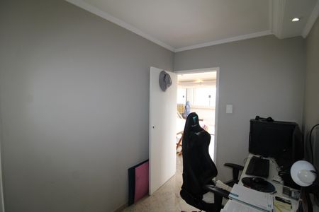 Apartamento à venda com 166m², 4 quartos e 4 vagasEscritório