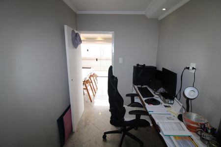 Apartamento à venda com 166m², 4 quartos e 4 vagasEscritório