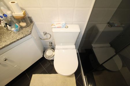 Apartamento à venda com 166m², 4 quartos e 4 vagasBanheiro do Quarto 1