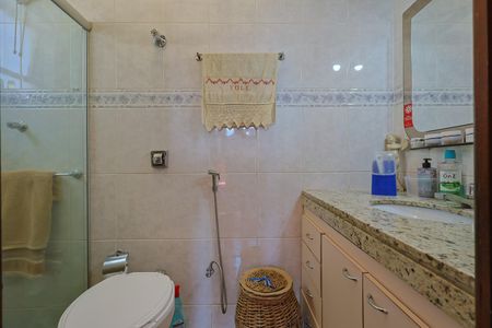 Apartamento à venda com 180m², 4 quartos e 4 vagasBanheiro da Suíte 1