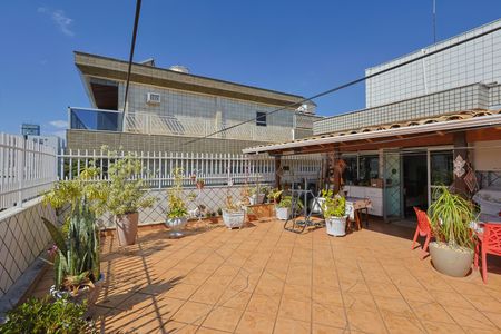 Apartamento à venda com 180m², 4 quartos e 4 vagasCobertura