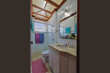 Apartamento à venda com 180m², 4 quartos e 4 vagasBanheiro Social